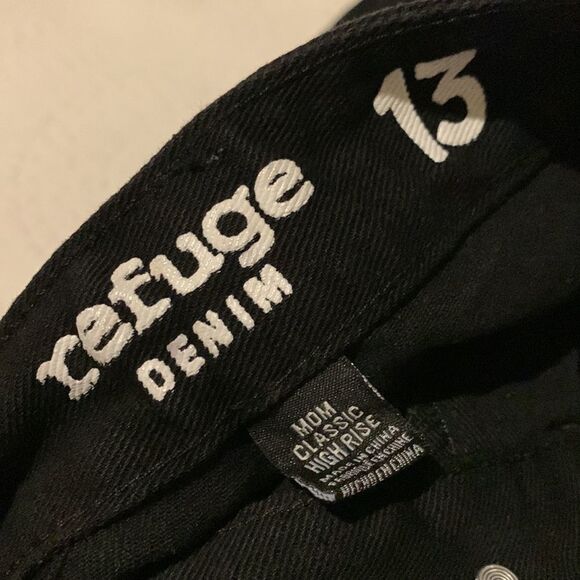 Refuge denim mom classic high-rise. Distressed - Picture 2 of 7